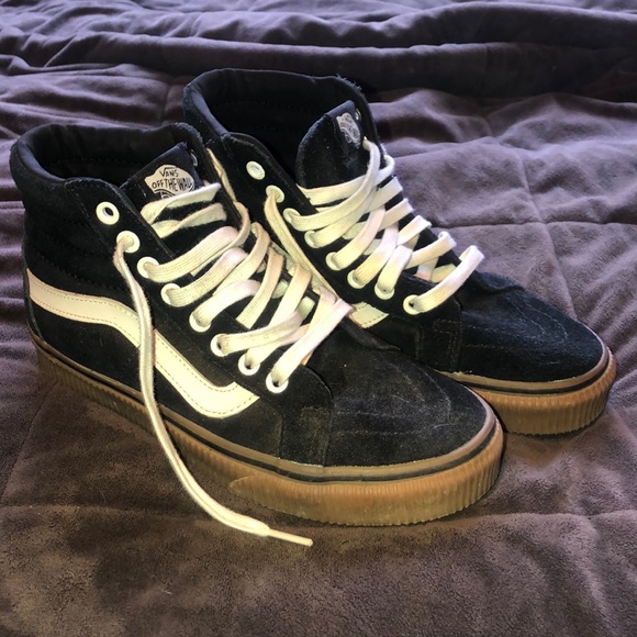 black vans with gum bottom